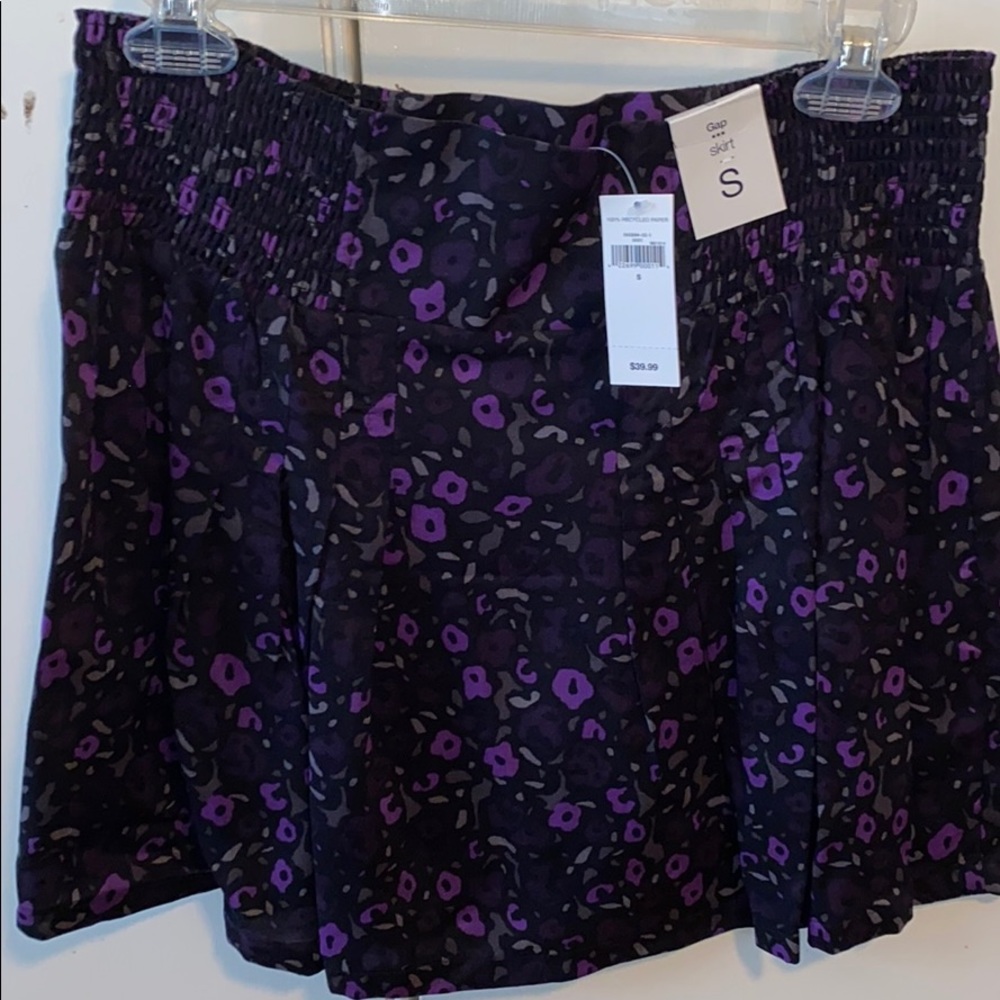 NWT gap skirt small